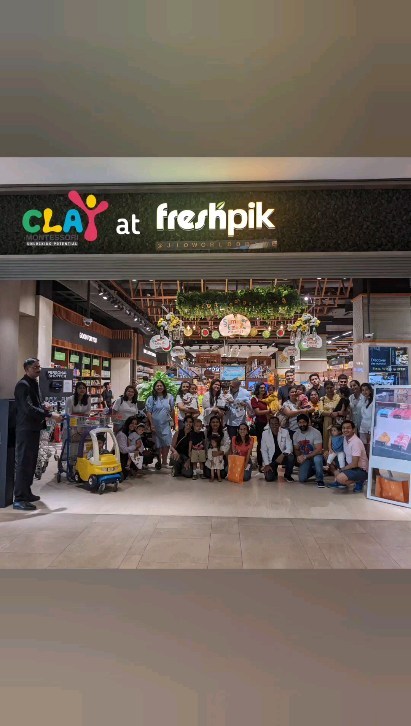 Today, toddlers from Clay Montessori in Matunga visited Freshpik at Jio World Drive BKC. The store was a wonderland of sights, sounds, and smells that filled the little ones with excitement. They eagerly explored the vibrant produce section and well-stocked aisles of packaged goods while helping with the shopping. Their infectious laughter filled the air as we wandered the store.
#claymontessori #fieldtrip #montessori #earlchildhoodeducation #earlylearning #preschools
#mumbai #jioworlddrive #Matunga #sion #Dadar #parel
#momsofinstagram #dadsofinstagram #Freshpik #MakeItYourFreshpik #FreshpikAtJioWorldDrive #GourmetSuperstore