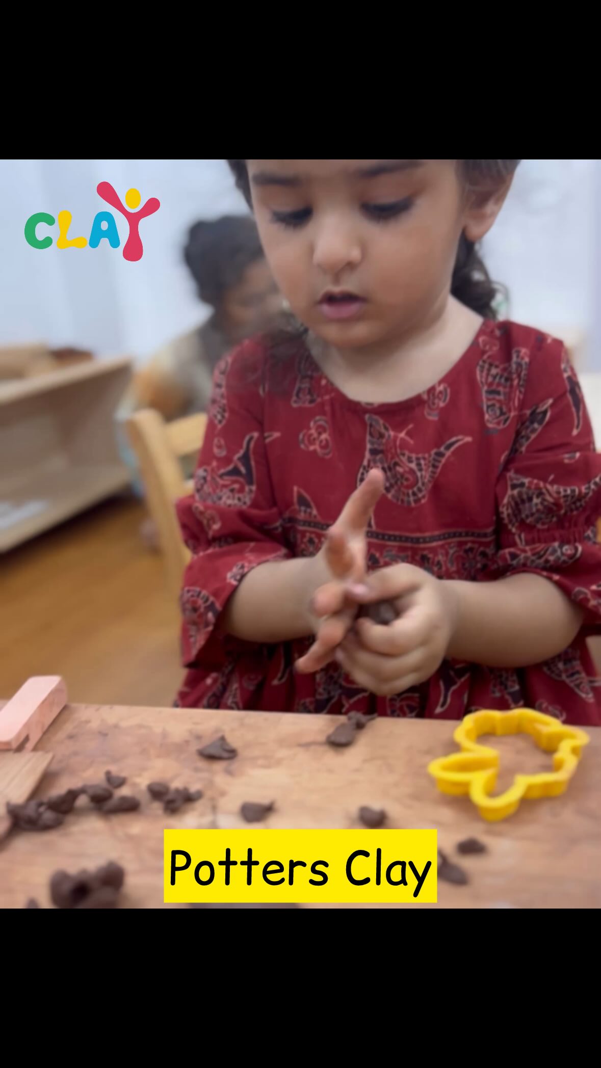 In a Montessori environment, children work with natural potter’s clay — not play-doh!
This simple, hands-on activity builds creativity, focus, and fine motor strength, laying the foundation for early writing and art skills. 🌿✨ #claymontessori #mumbai #dadar #sion #matunga #parel #wadala #MontessoriSchool #MontessoriToddler #ClayPlay #MontessoriLearning #MontessoriAtHome #HandsOnLearning #FineMotorSkills #MontessoriMaterials #ToddlerActivities #MontessoriIndia #MontessoriLife #SensoryLearning #NaturalPlay #ChildLedLearning #PottersClay [Montessori clay activity, potter’s clay vs play-doh, Montessori sensory play, Montessori fine motor activities, Montessori toddler work, natural clay Montessori, benefits of clay play, hands-on learning for toddlers, Montessori preschool activities]#